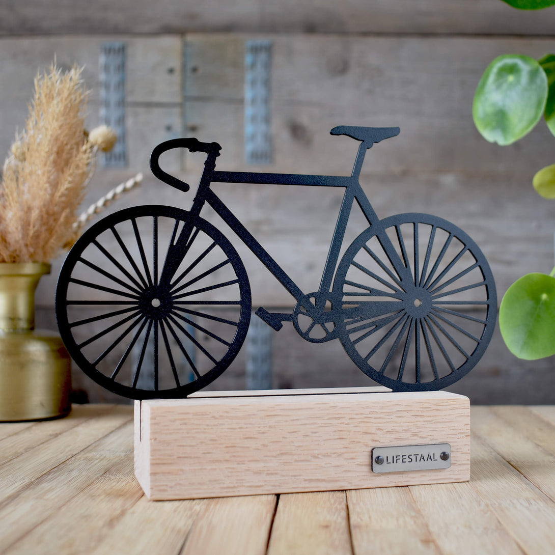 Ornament op houten voet - Wielrenfiets - Lifestaal